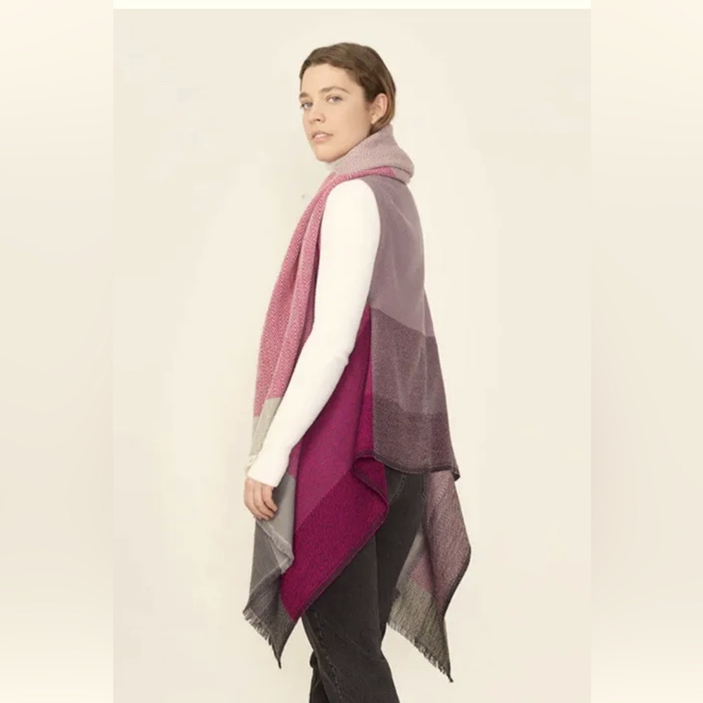 Fifth Origins Flamingo Cape. One size.